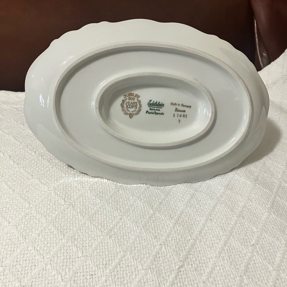Vintage Edelstein Bavarian Maria Theresia Bianca Pattern 80 yr Anvsry Gravy Bowl - Picture 14 of 14